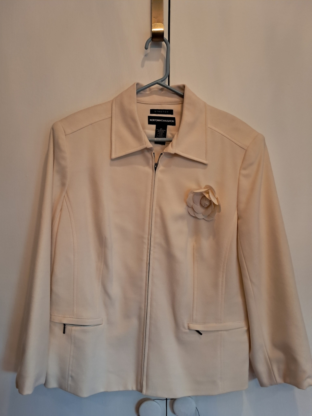 Norton McNaughton Cream Zip-Front Jacket with Floral Appliqué